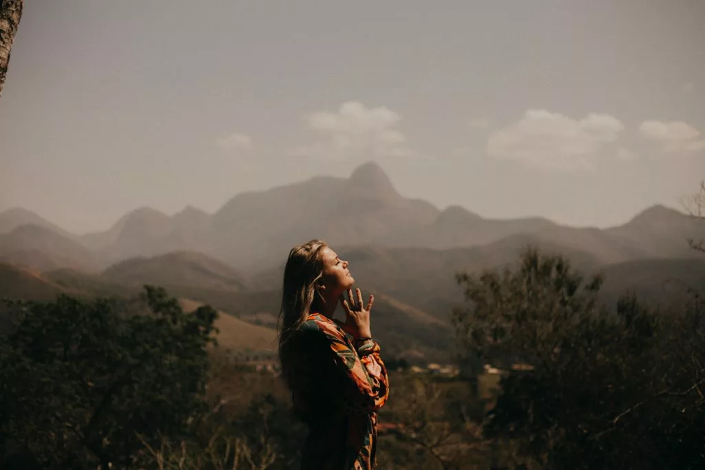 voyageur pensif dans son pays voyageur pensif dans son pays de destination