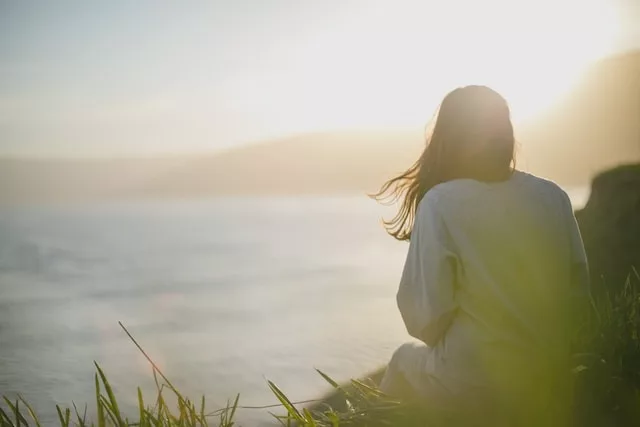 fille-paisinle-qui-voyage-solo-jpg voyage solo au féminin